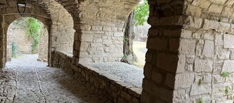 Las Cigalas - renovated stone house * air conditioning * parking