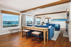 Smart-TV, peis og kontorer