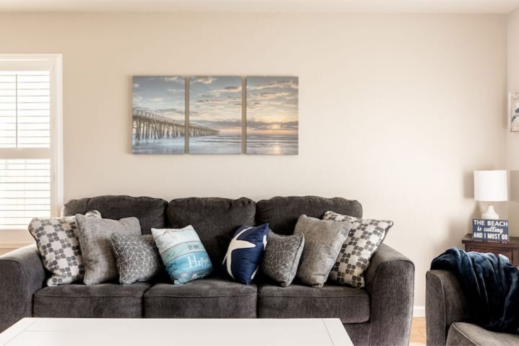 Relaxing 2 Bdrm 1.5 Bath Beach House