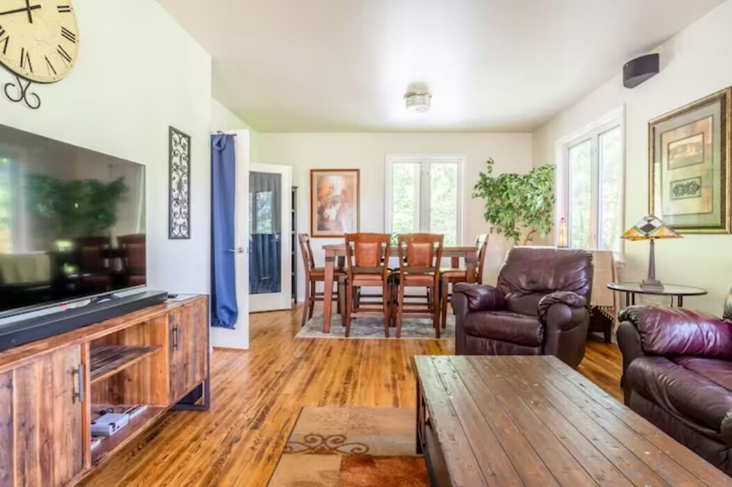 Magical Private House in Forest w/Hot Tub. Near Wineries!