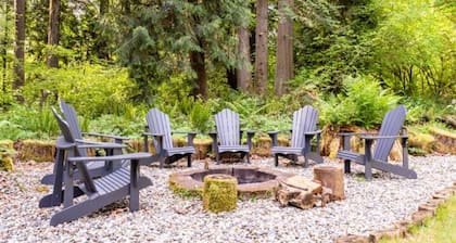 Magical Private House in Forest w/Hot Tub. Near Wineries!