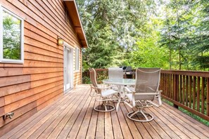 تناول الطعام بالخارج