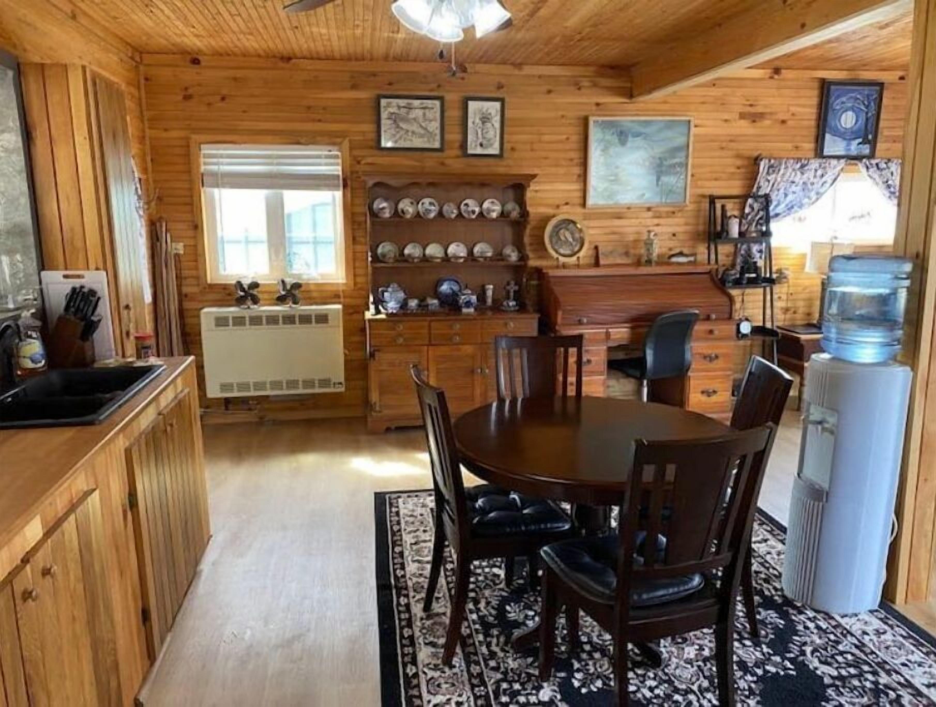 Forest Side Solar Powered Cabin with Nature Trails