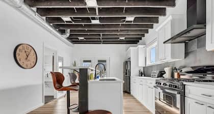 Cool Urban Stay: Downtown Loft