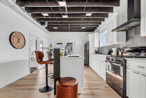 Cool Urban Stay: Downtown Loft