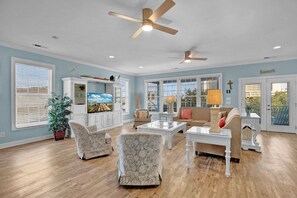 TV - Antigua Blue - Private Pool - Walk to Beach - 6BR/7BA (North Myrtle Beach)