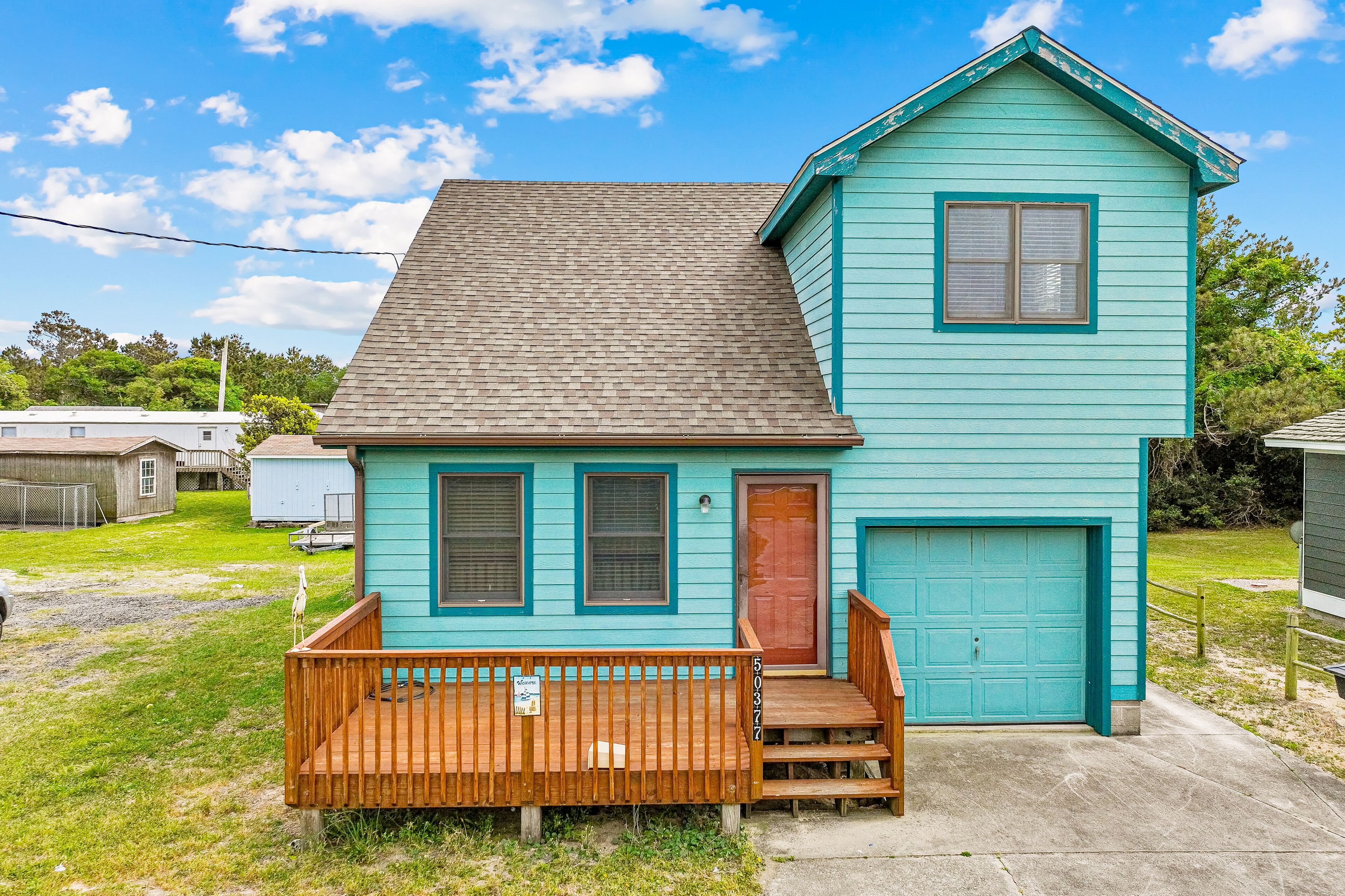 Dog-friendly home with gas grill, arcade machine, deck, & TV - close to ocean
