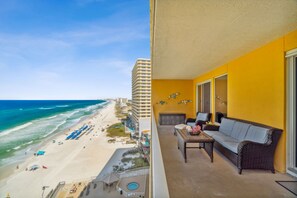 Property grounds - Gulf front condo w/ pool & free beach service (Panama City Beach)