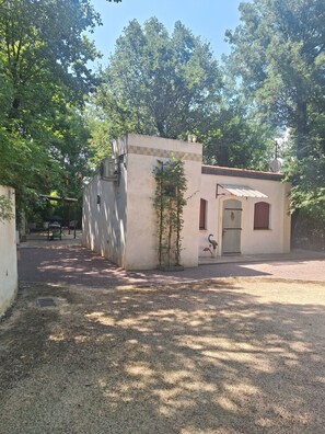 Enceinte de lâhĂ©bergement