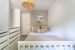 1 quarto, ferros/tábuas de passar roupa, Wi-Fi, roupa de cama