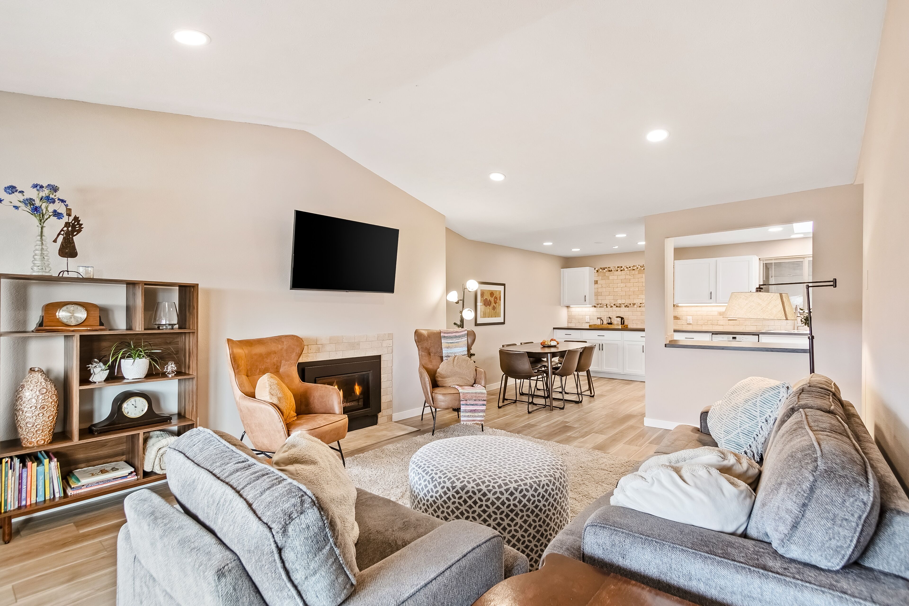 Centrally located apartment with spectacular views, a gas fireplace, W/D, & AC