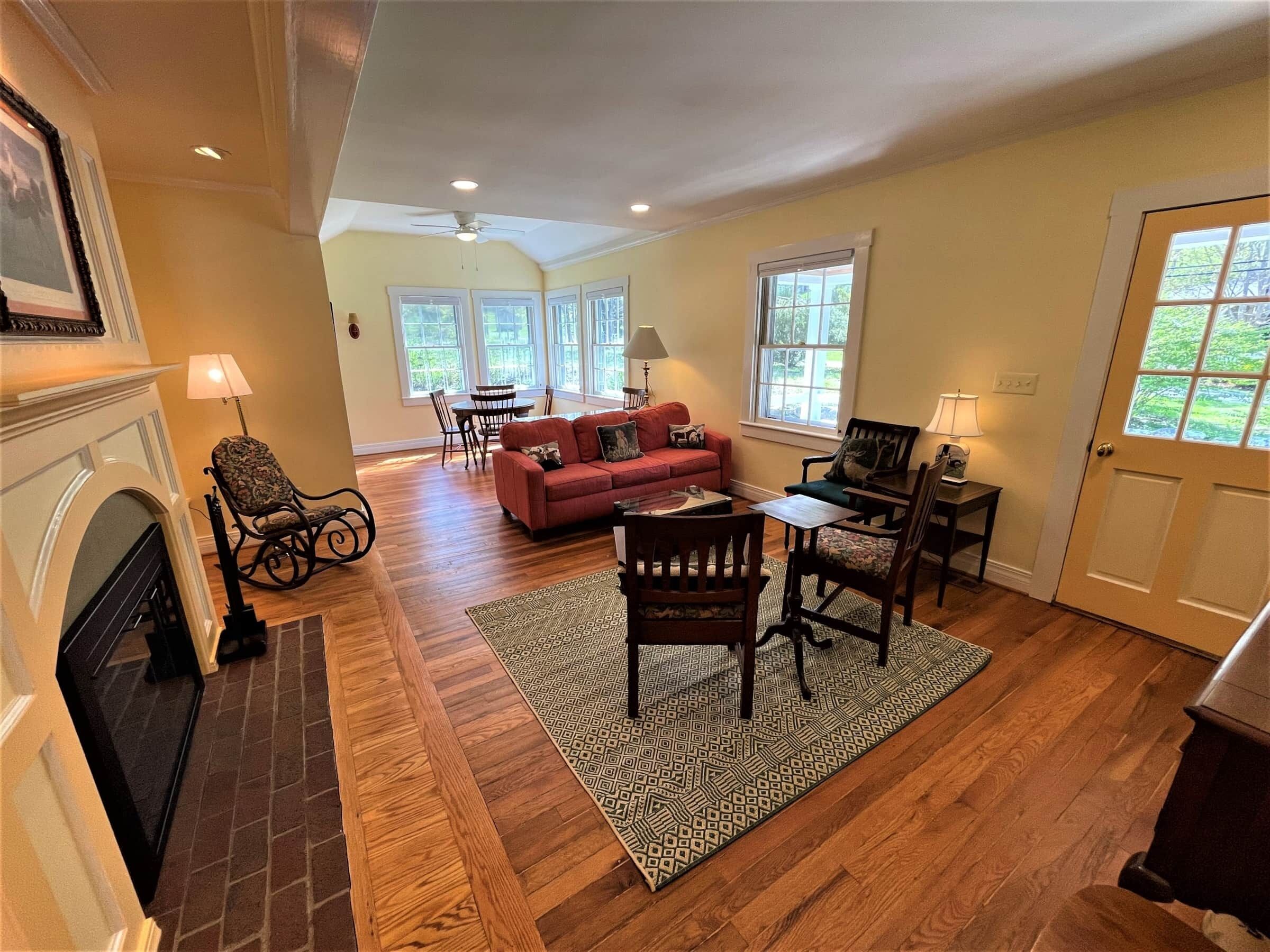 Televisie en een open haard