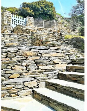 Property grounds - "Blue on Blue" view - Entire holiday house for rent (Zaganiaris)