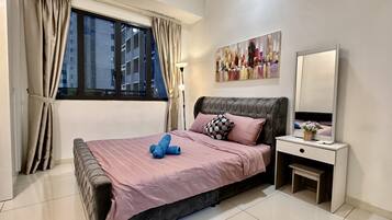 Family Apartment | 2 bedrooms, premium bedding, individually furnished, desk