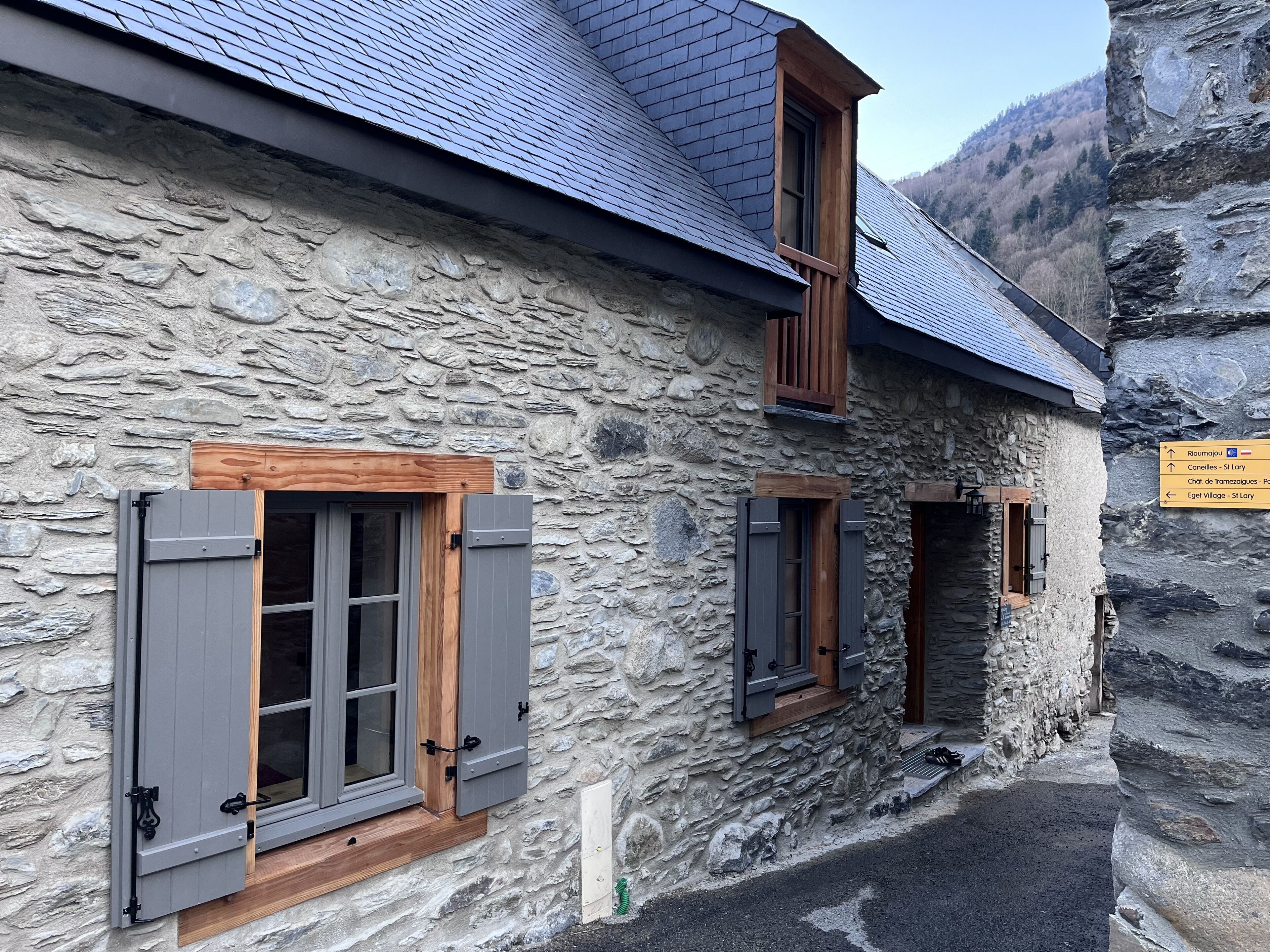 The Rioumajou barn - near St Lary