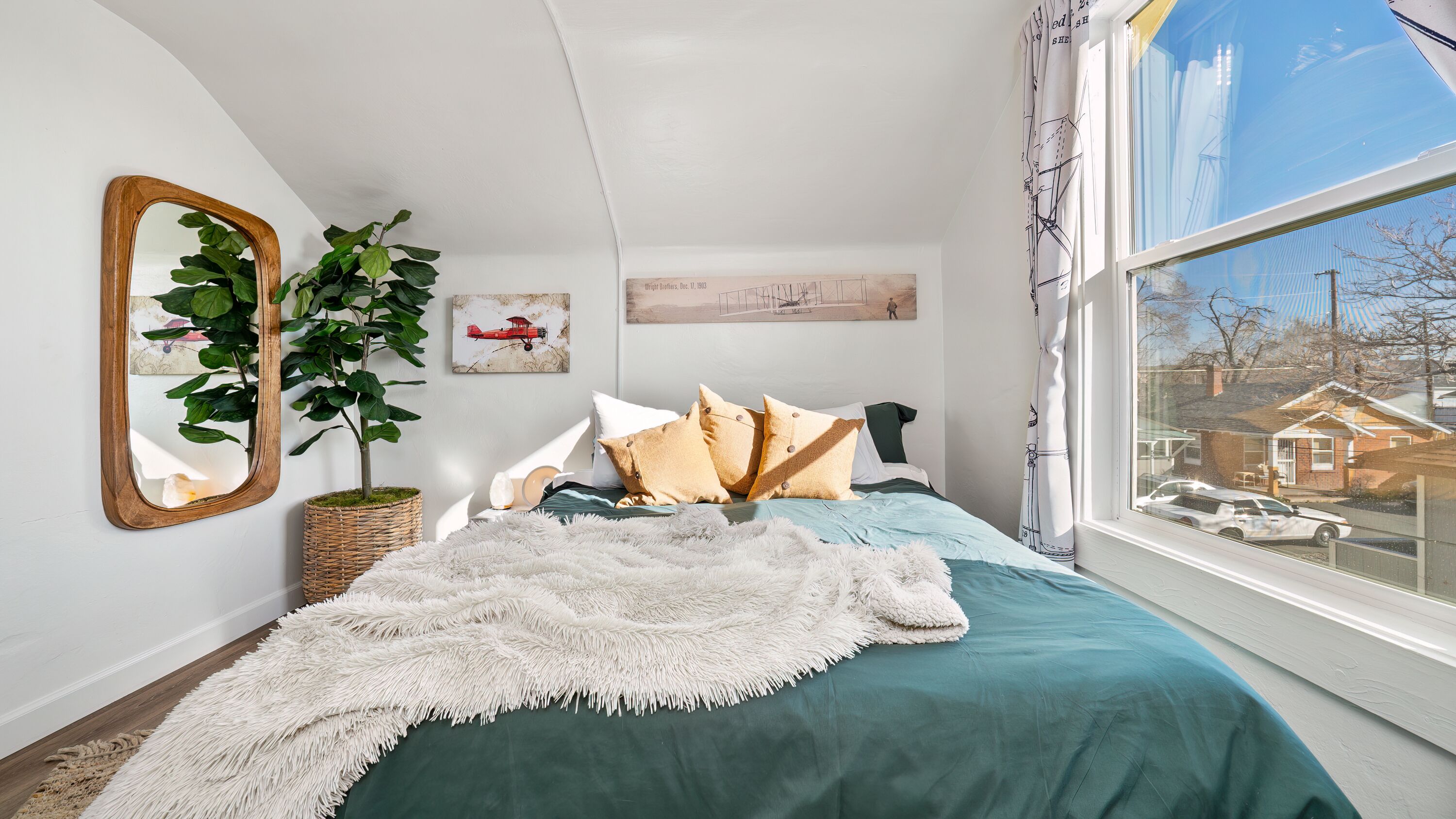 The Wright House | Home in the Heart of Midtown, Duplex walking distance from midtown