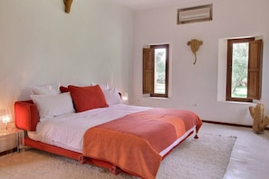 5 bedrooms, WiFi, bed sheets - Luxurious Villa Beldi Chic 20 minutes from Marrakech Medina (Tamesloht)
