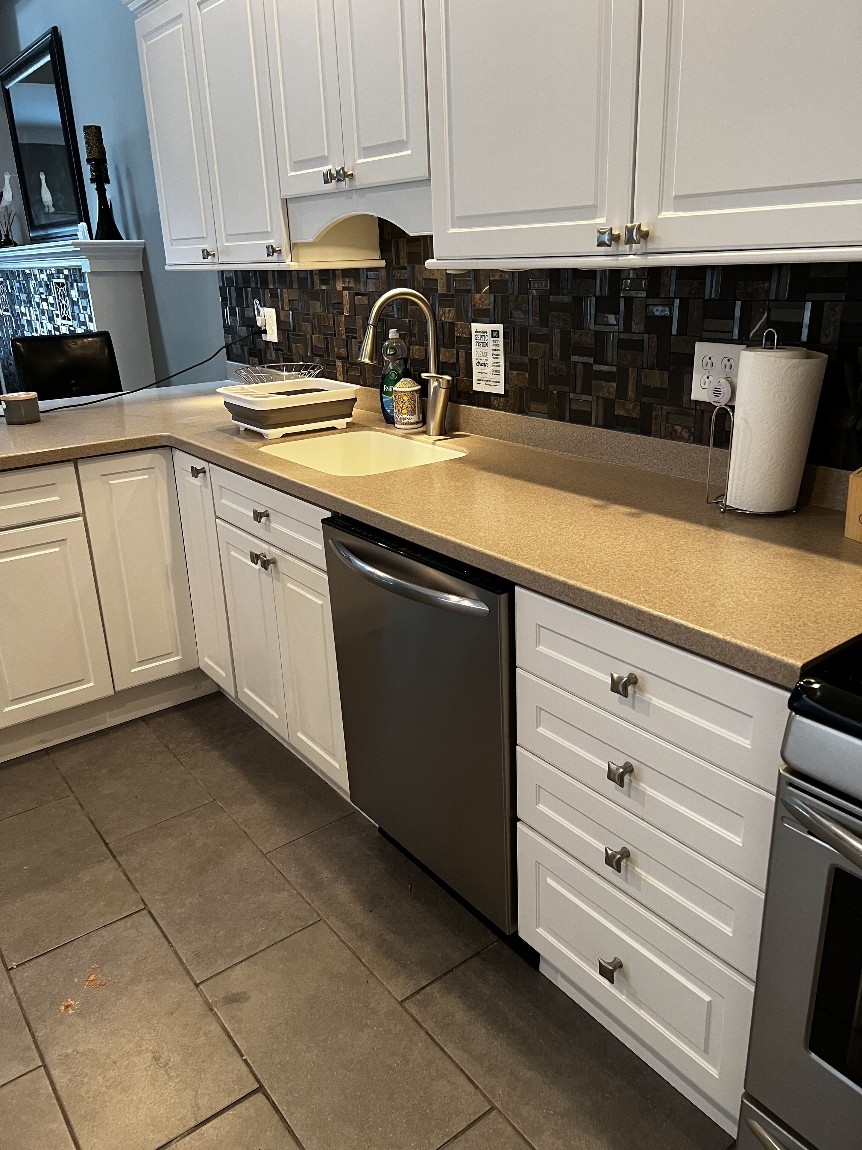 3 bedroom Cape May pet friendly, walking distance to winery, brewery and more 