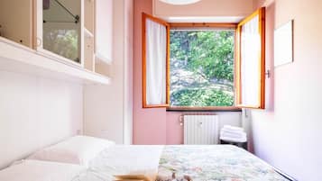 1 chambre, fer et planche Ă repasser, Wi-Fi gratuit, draps fournis