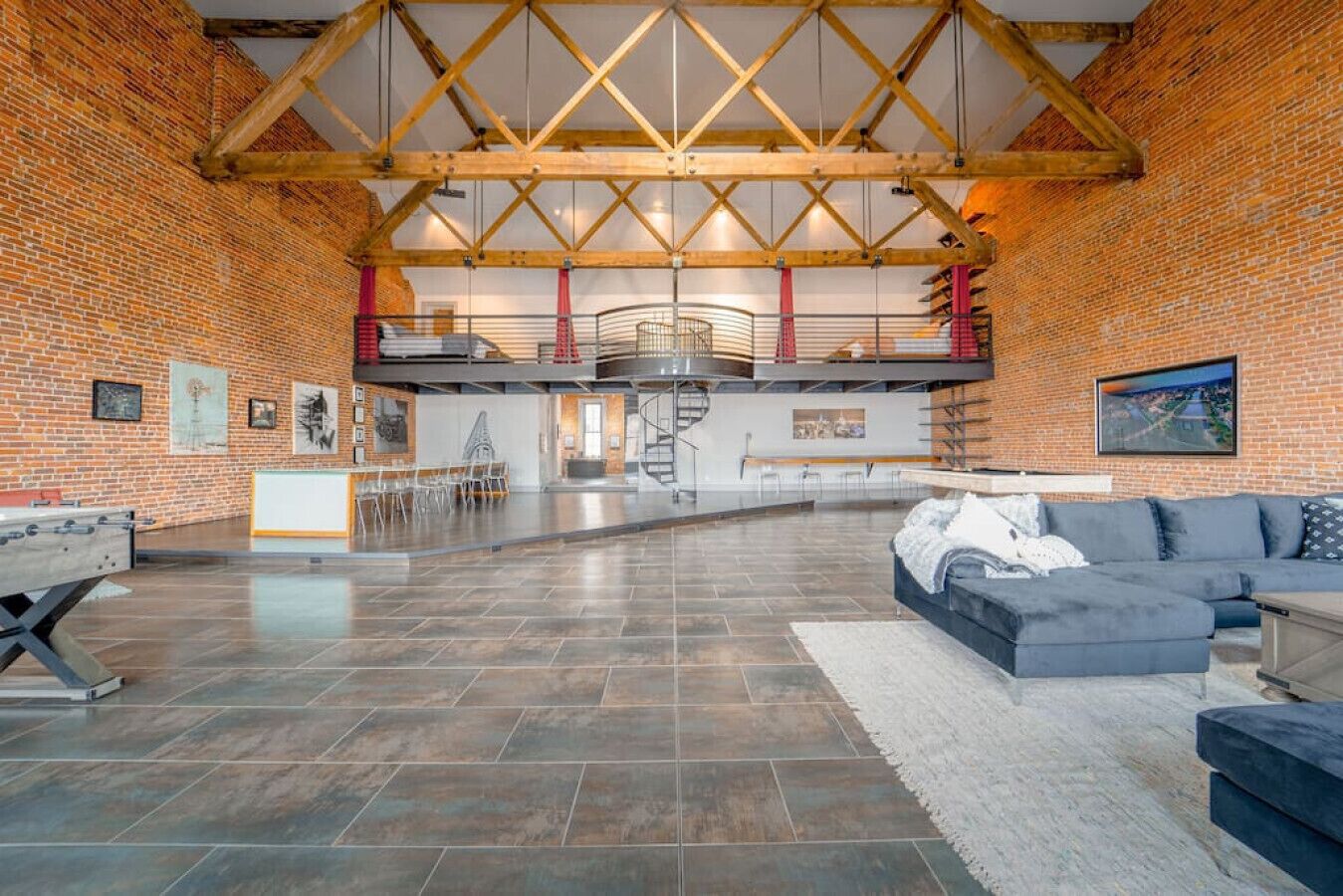Parlor City Estate: Luxury Loft W/ Hot Tub & Gym