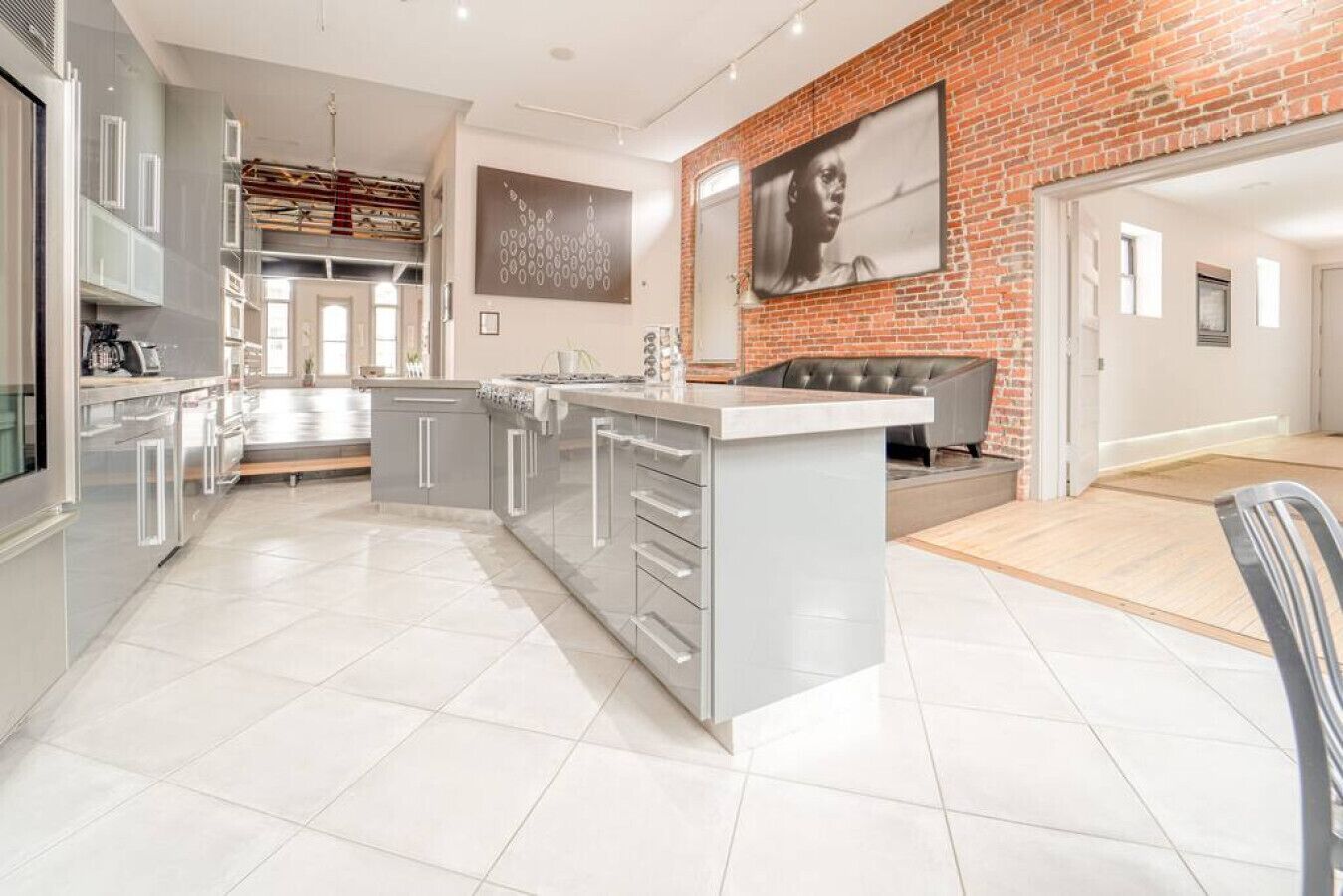 Parlor City Estate: Luxury Loft W/ Hot Tub & Gym