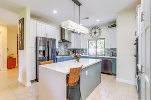 Fridge, microwave, stovetop, dishwasher - Resort Pools + Golf: Palm Springs Condo! (Cathedral City)