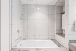 Bathroom - Luxury 2bedroom With Spectacular Burj Views (Dubai)