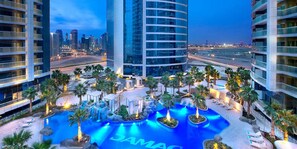 Outdoor pool - Luxury 2bedroom With Spectacular Burj Views (Dubai)