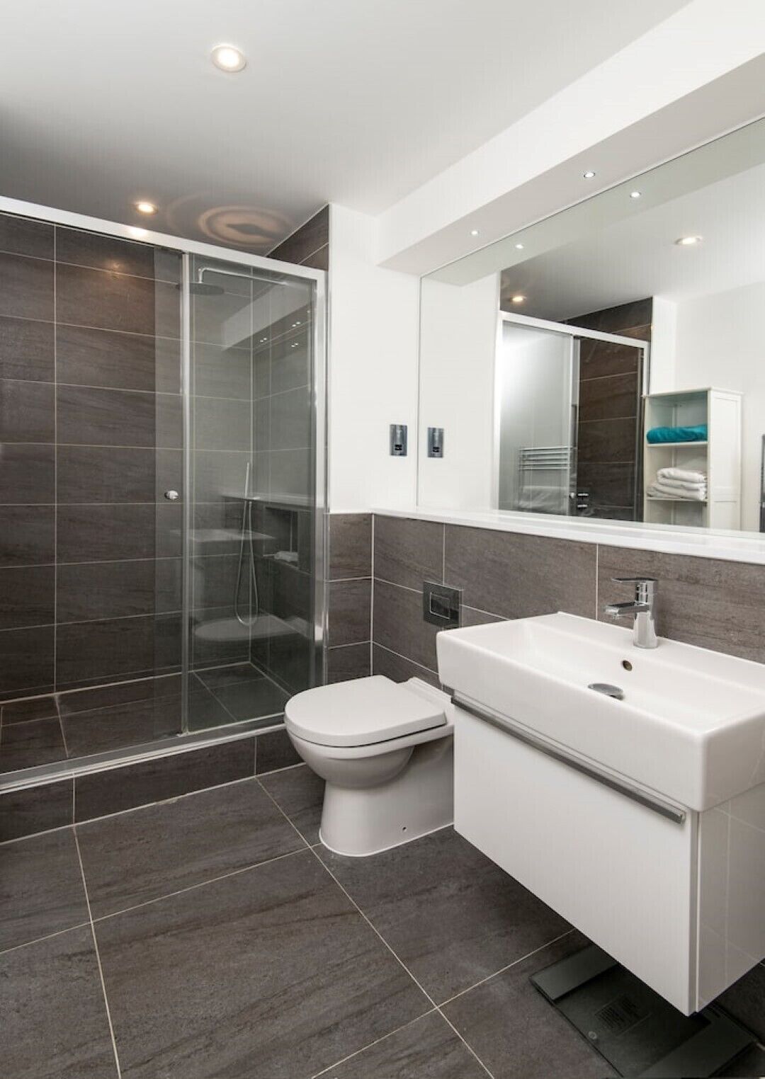 Aston Henry James Luxury apartment in Maidenhead