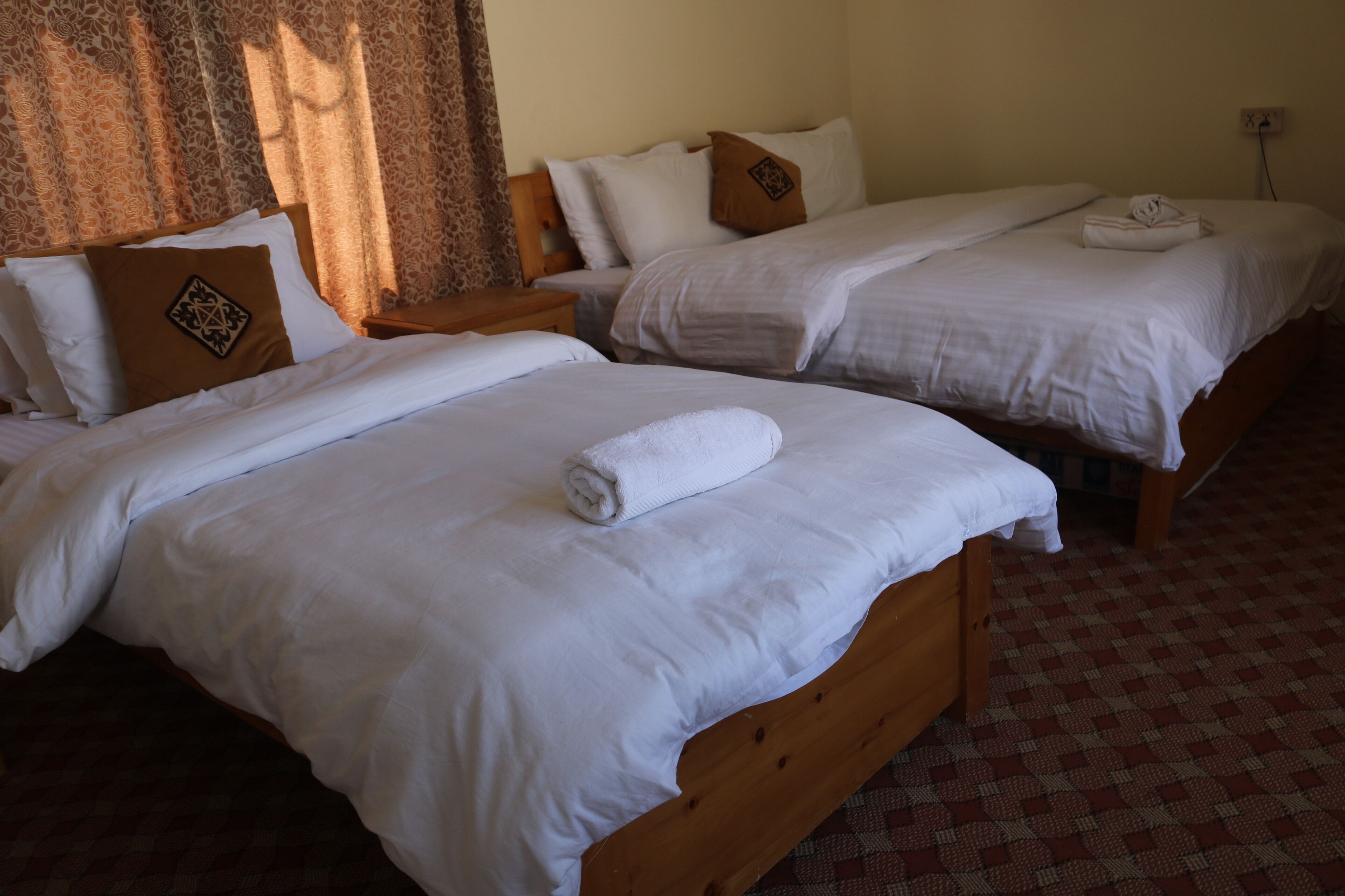 Deluxe Triple Room | Iron/ironing board, free WiFi
