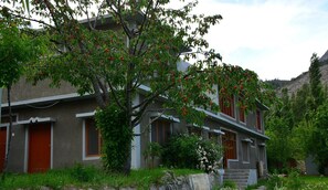 Exterior - Gulmit Tourist Inn (Gulmit)