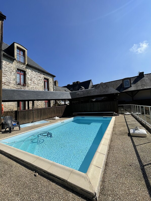 Outdoor pool, a heated pool - Studio 19 Avec Piscine (Rochefort-en-Terre)
