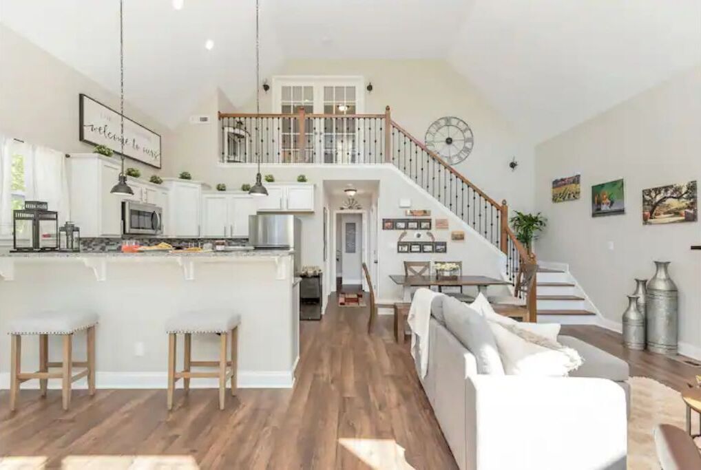 The Vineyard Cottage * Mountain Views