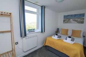 Cottage | 3 bedrooms, individually decorated, individually furnished