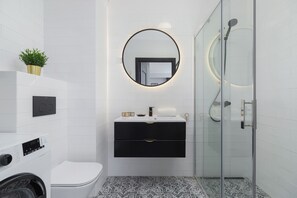 Shower, towels
