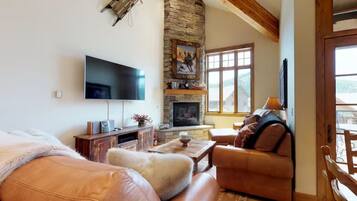TV connectée, cheminée