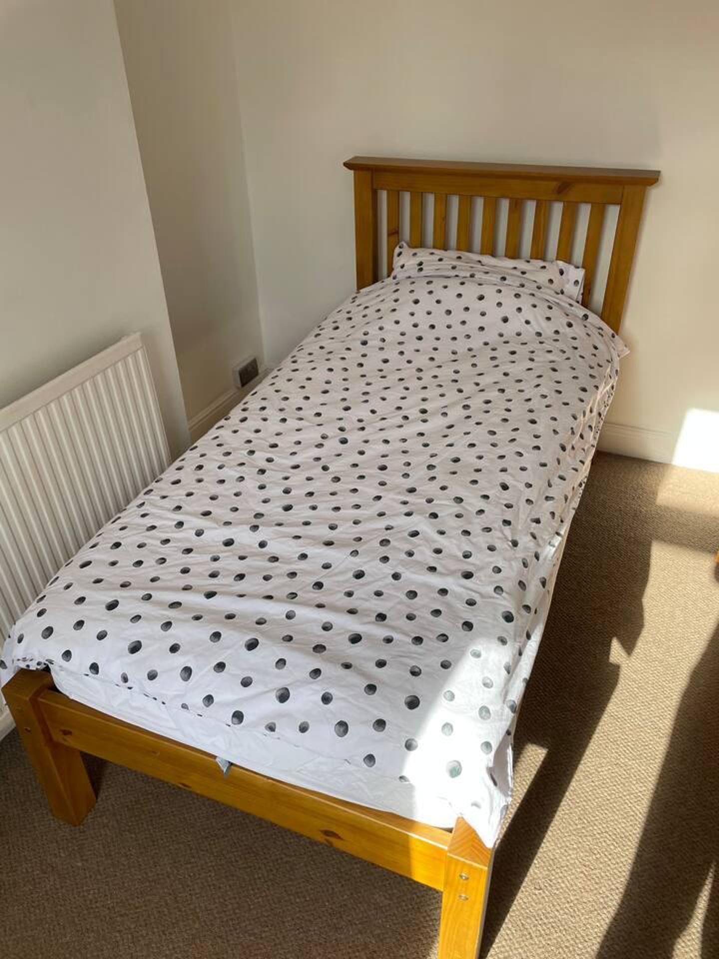 Charming 2-bed House in Chesterfield