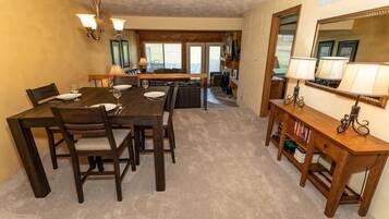 Apartment, 2 Schlafzimmer | Speisen