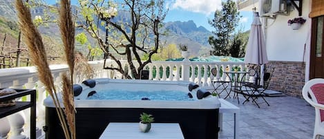 Villa | Außen-Whirlpool