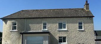 Beautiful Irish Farmhouse an hour’s drive from four Irish cities