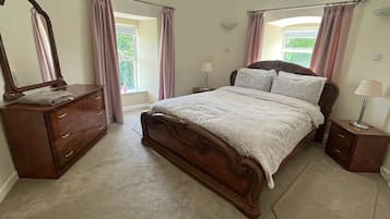 4 bedrooms, iron/ironing board, travel crib, free WiFi