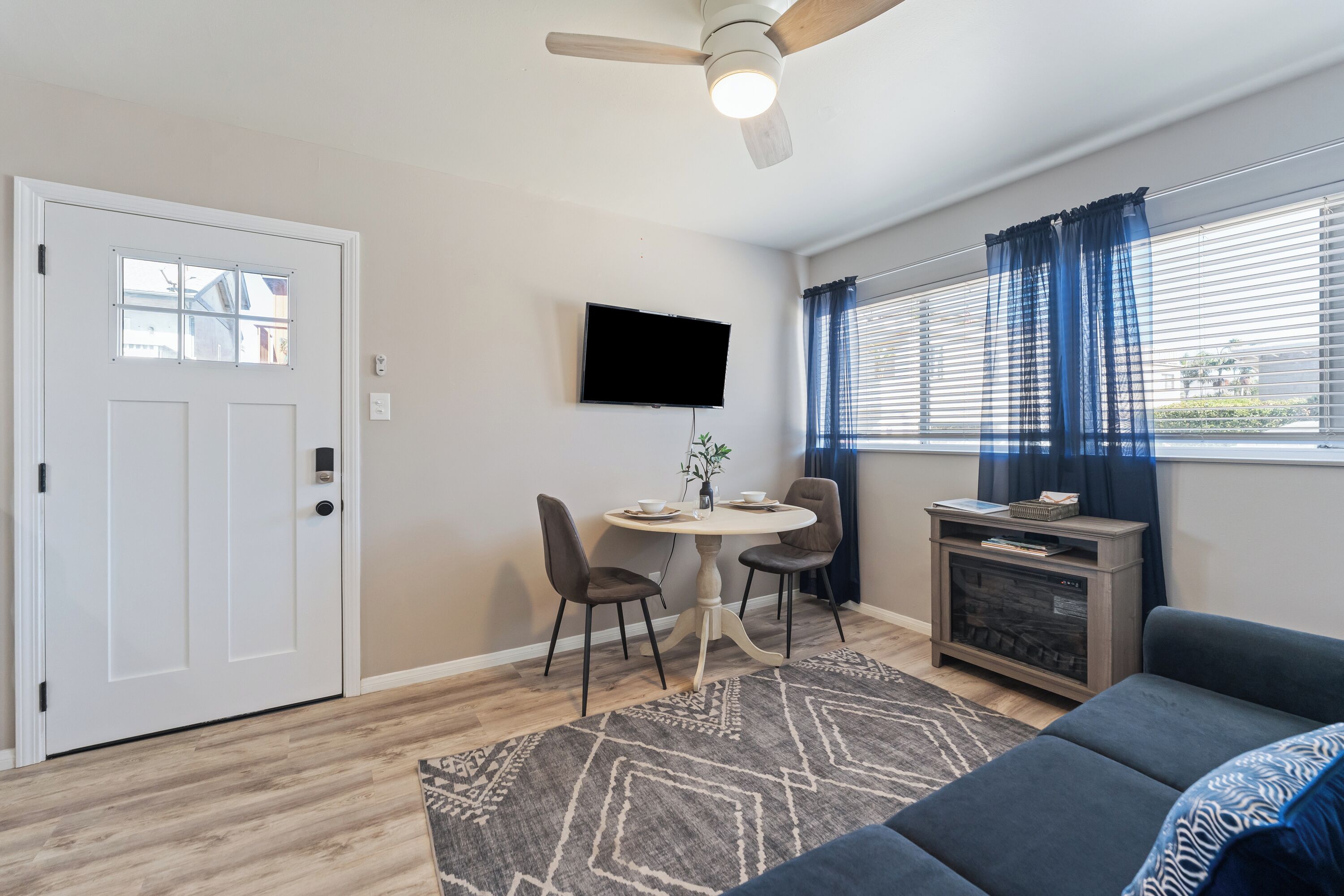 TV connectée, cheminée