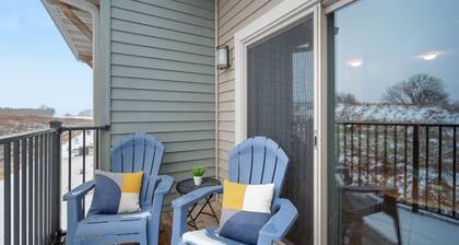 West Des Moines- Garage, Gym, Pool, Jordan Creek