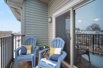 West Des Moines- Garage, Gym, Pool, Jordan Creek