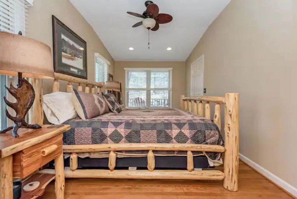 Creekside Cabin near Blue Ridge Parkway