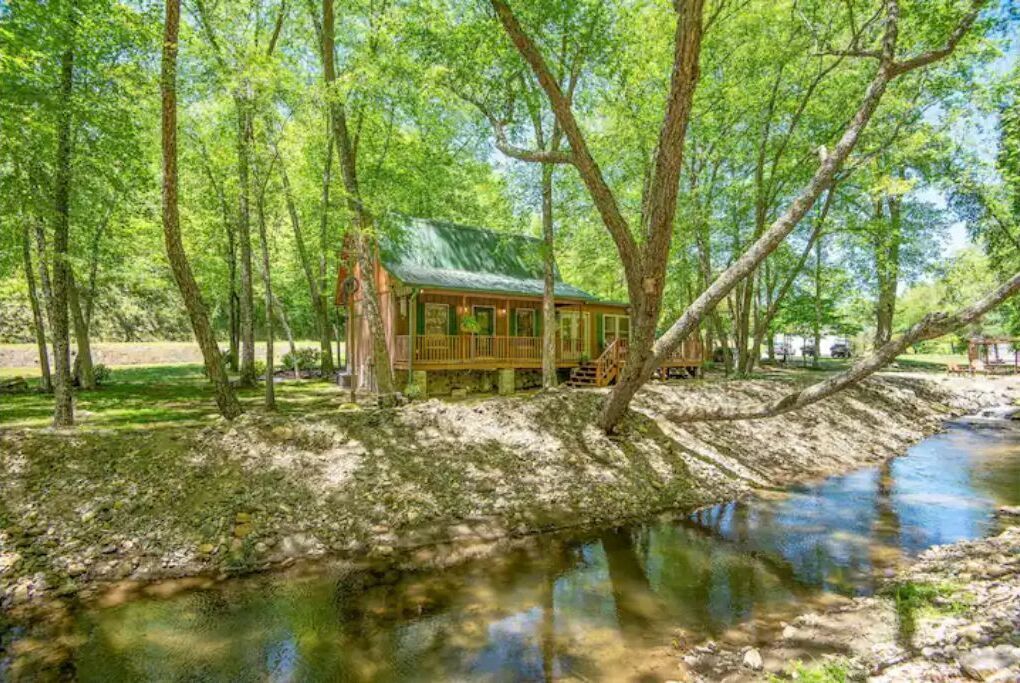 Creekside Cabin near Blue Ridge Parkway