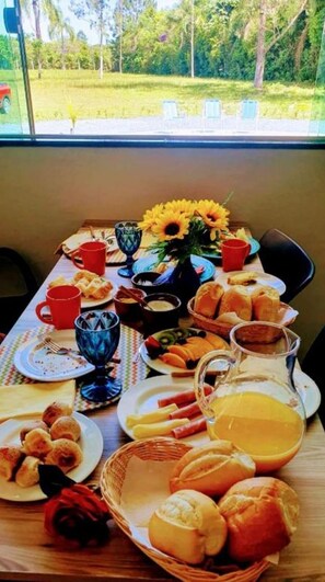 Desayuno buffet incluido todos los días