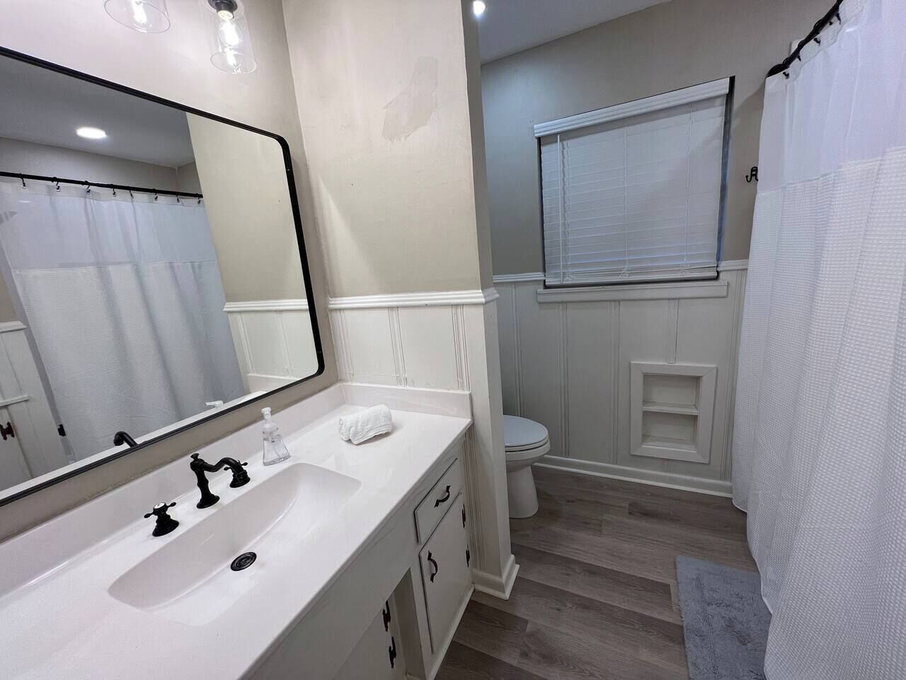 Combined shower/bathtub