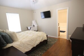 5 Schlafzimmer, Bügeleisen/Bügelbrett, Reisekinderbett, WLAN