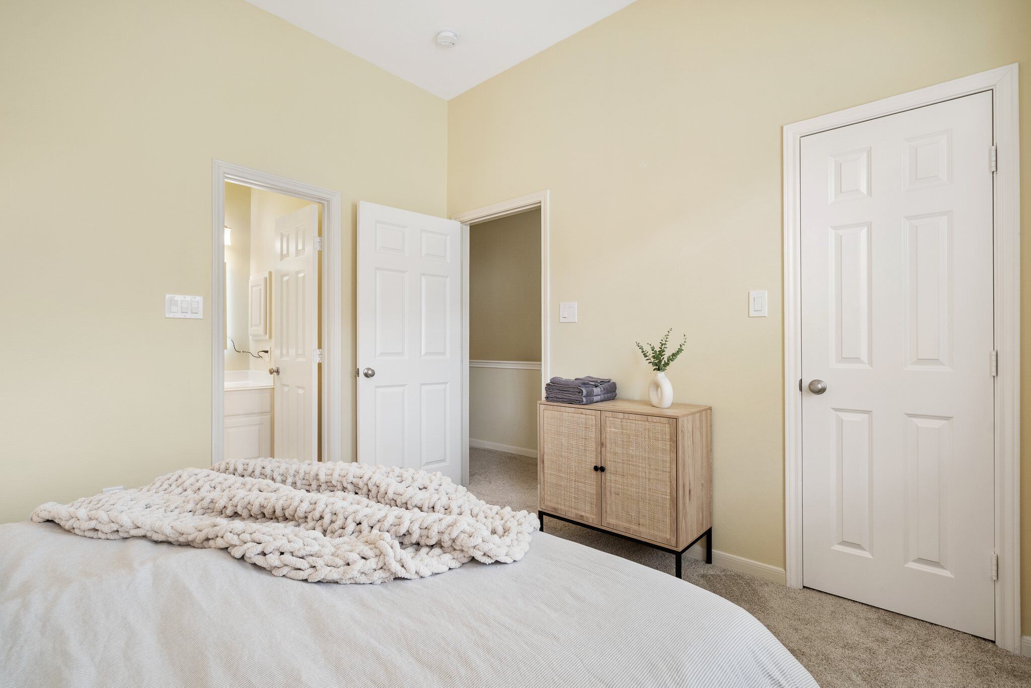 Luxury Townhome Next to Downtown